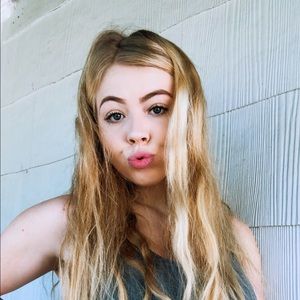 Meet your Posher, Elena